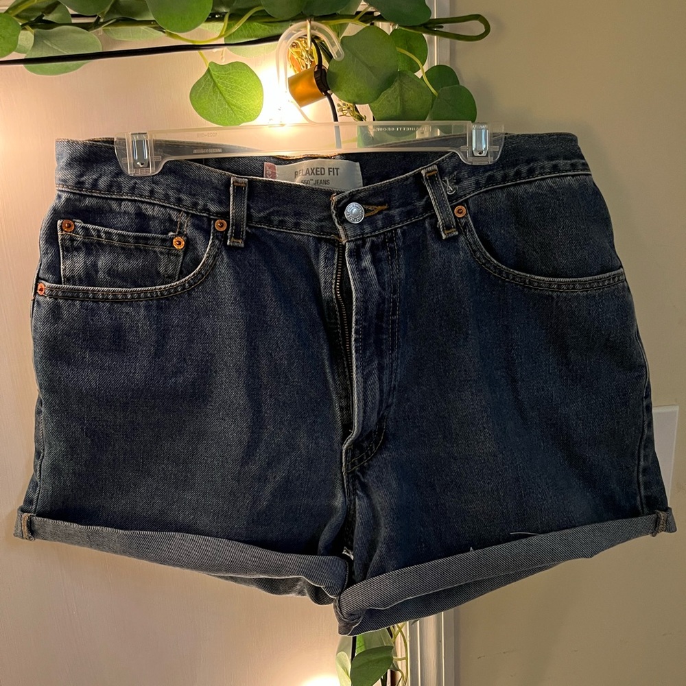 Levi’s shorts size 34 but fit more like 32